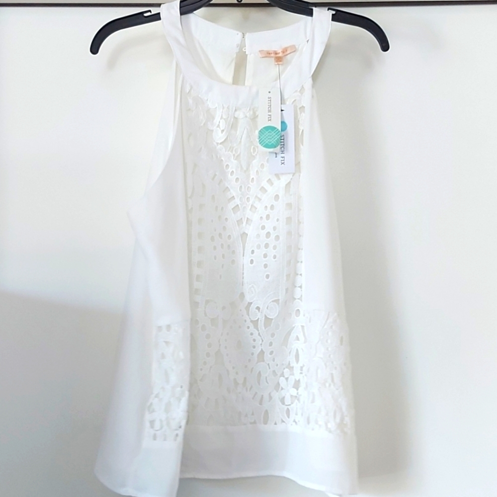 White sleeveless XL Skies are Blue blouse